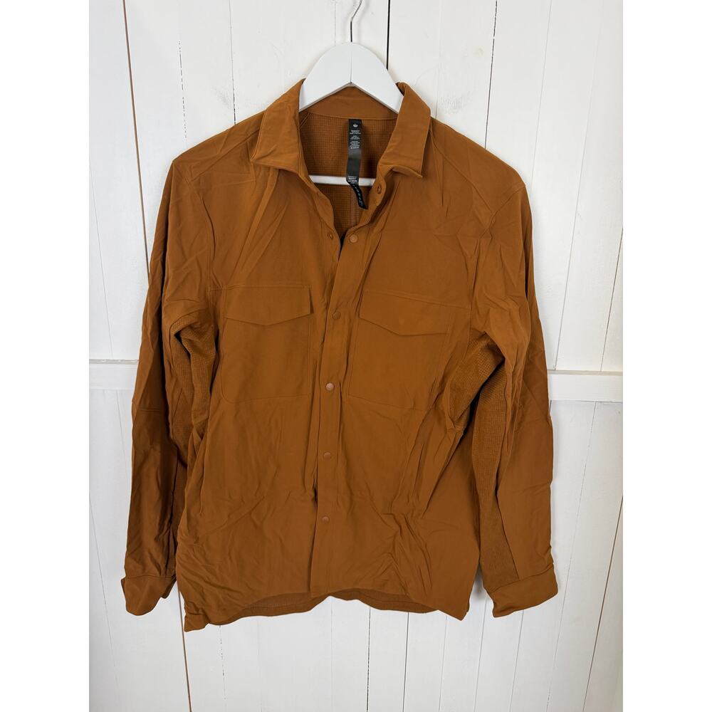 Lululemon Men’s Brown Orange Nylon Button-Down Shirt Size S